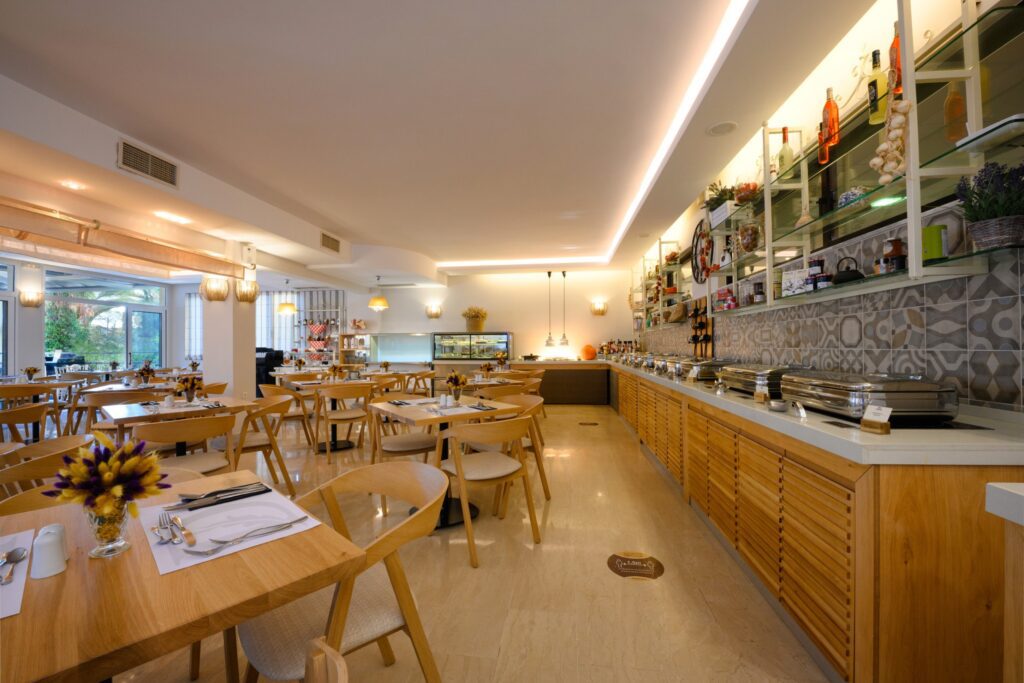 The bar and counter area off the lobby